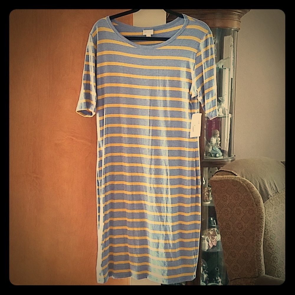BNWT LuLaRoe Julia XL. Blue & yellow stripes